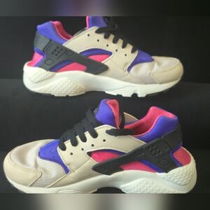 Nike  Air Huarache Shoes Persian Violet Desert Athletic Sneakers.